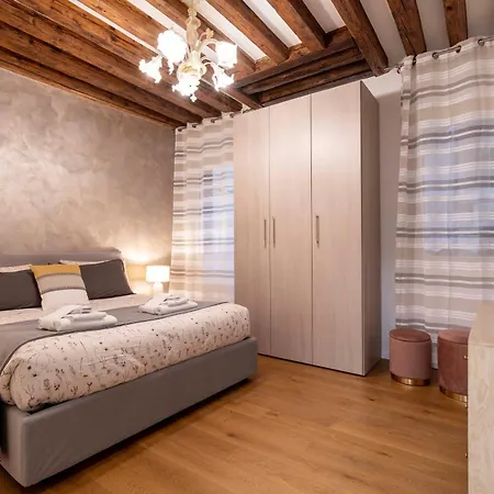 G&S - Housevenice Center-3